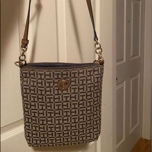 Crossbody Tommy Hilfiger purse